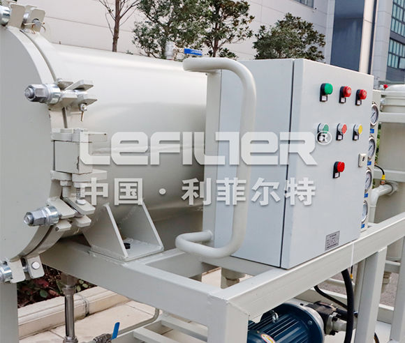 Coalescing dehydration oil filter machine